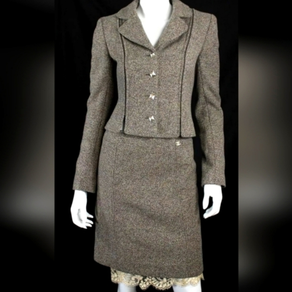 CHANEL VINTAGE WOOL SUIT - SIZE 36 - Picture 2 of 16